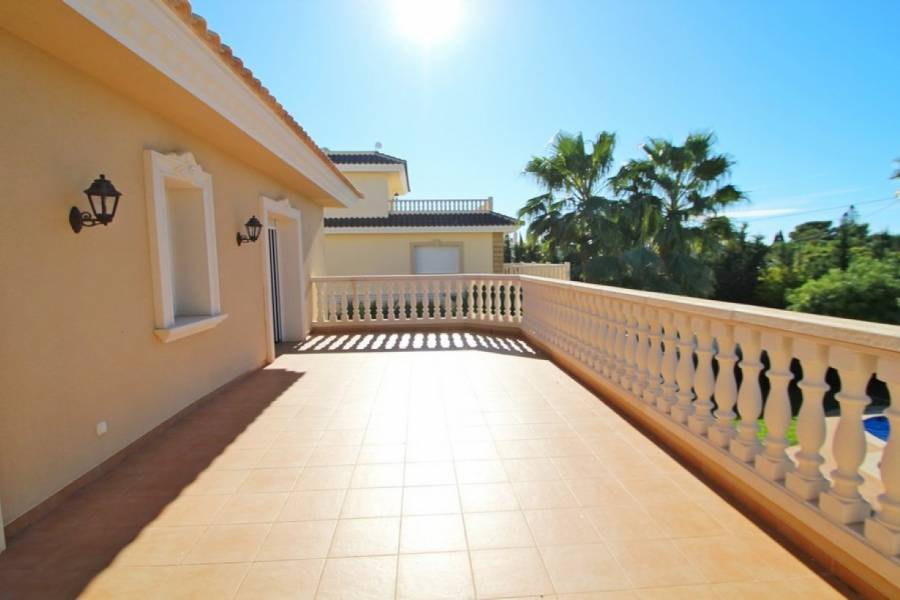 Venta - Villa de Lujo - Cabo Roig